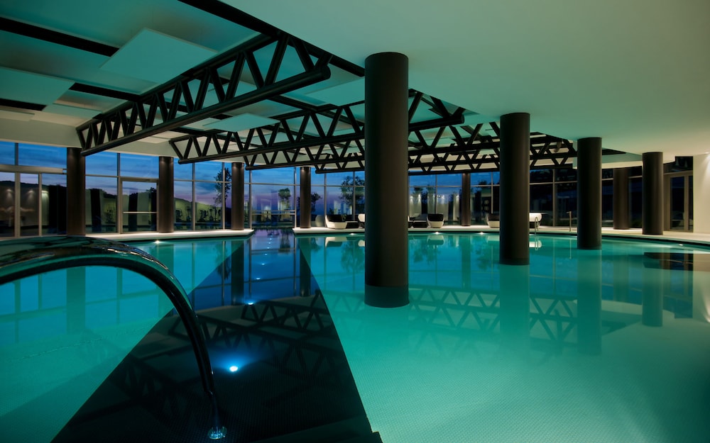 swimming pool spa