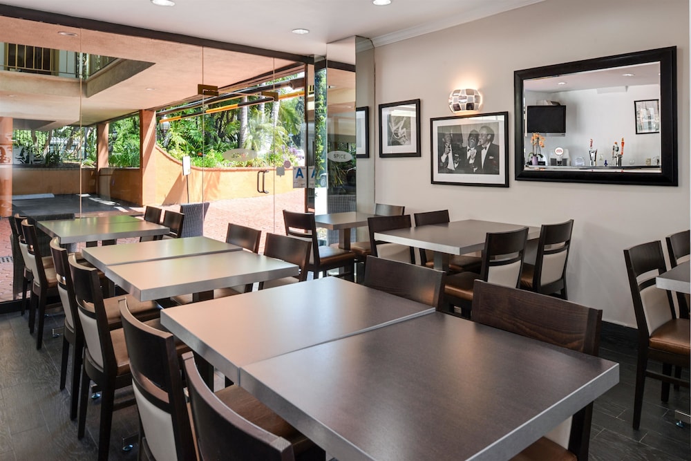Best Western Hollywood Plaza Inn - Hollywood Walk of Fame Hotel-LA 29/37