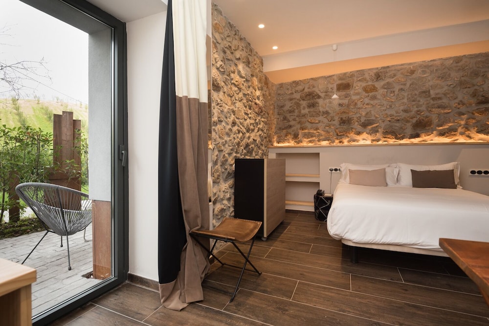 Hotel Sagarlore 35/59