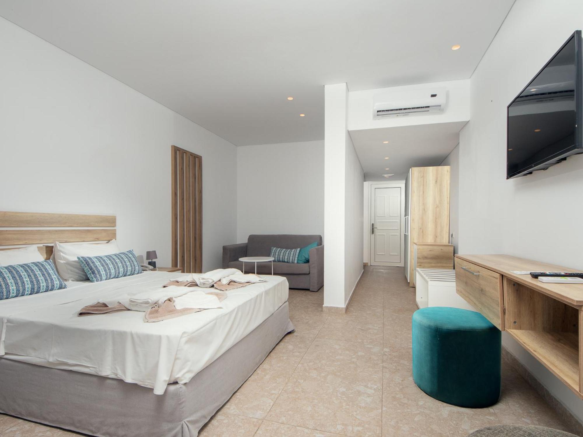 Junior Suite, Shared Pool