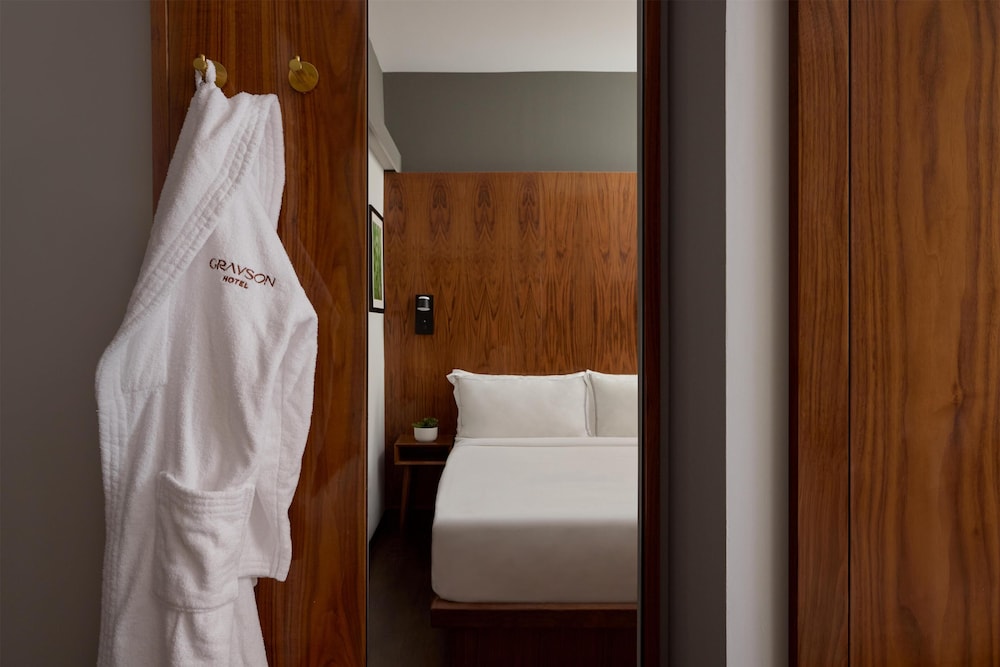 Grayson Hotel in the Unbound Collection by Hyatt 24/46