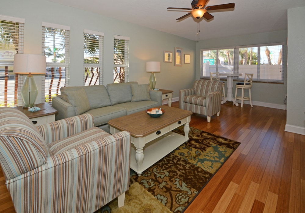 Westwinds Waterfront Resort 22/34