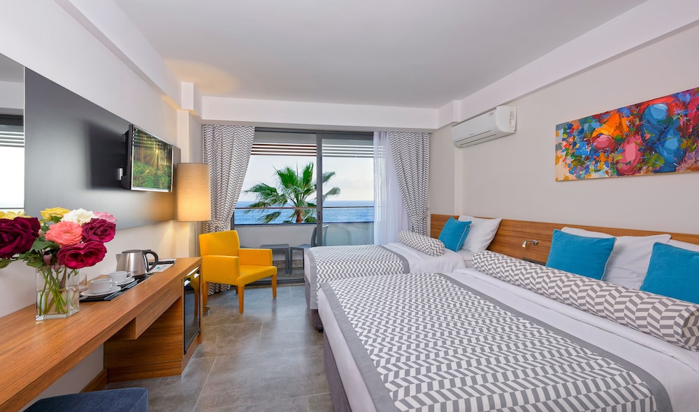 Floria Beach Hotel 5/21