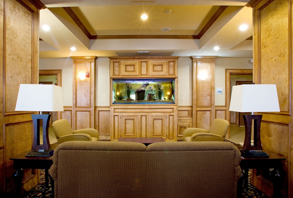 Holiday Inn Express Hotel And Suites Kingsville 38/55