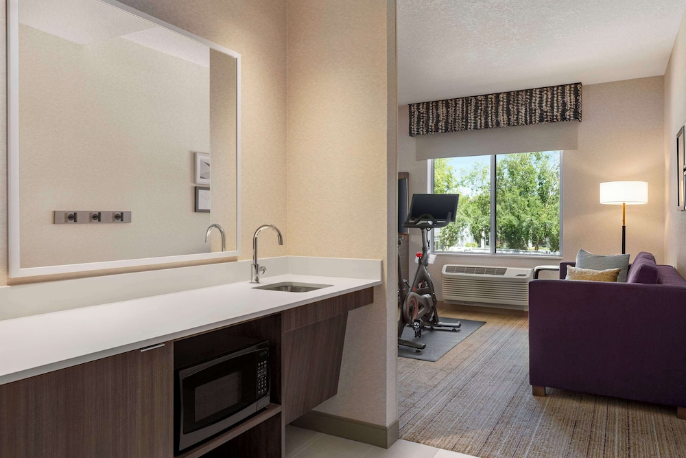 Fitness, Studio, King Bed, Accessible، Hampton Inn Stockton, CA 2/2