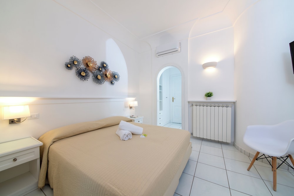 غرفة قياسية رباعية بسريرين كينج، Hotel Villa Melodie - Adults Only 7/8