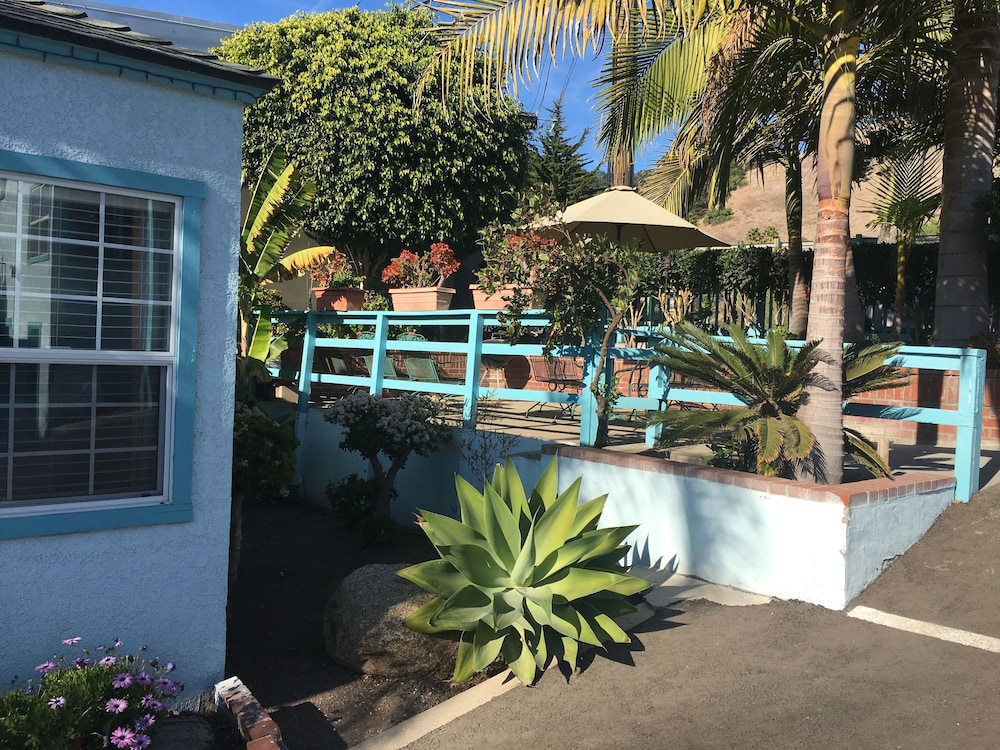 The Palomar Inn 13/61