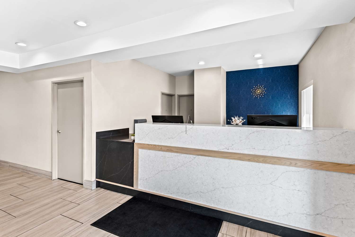 Best Western Ottumwa Inn & Suites 2/12