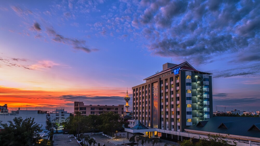 Khumsuphan Hotel 1/24