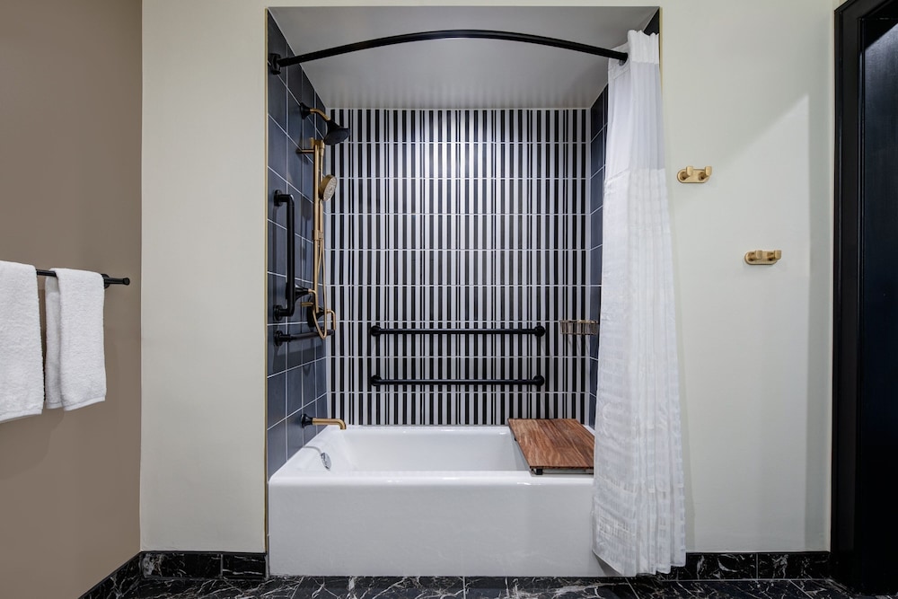 LaSalle Boutique Hotel 38/39