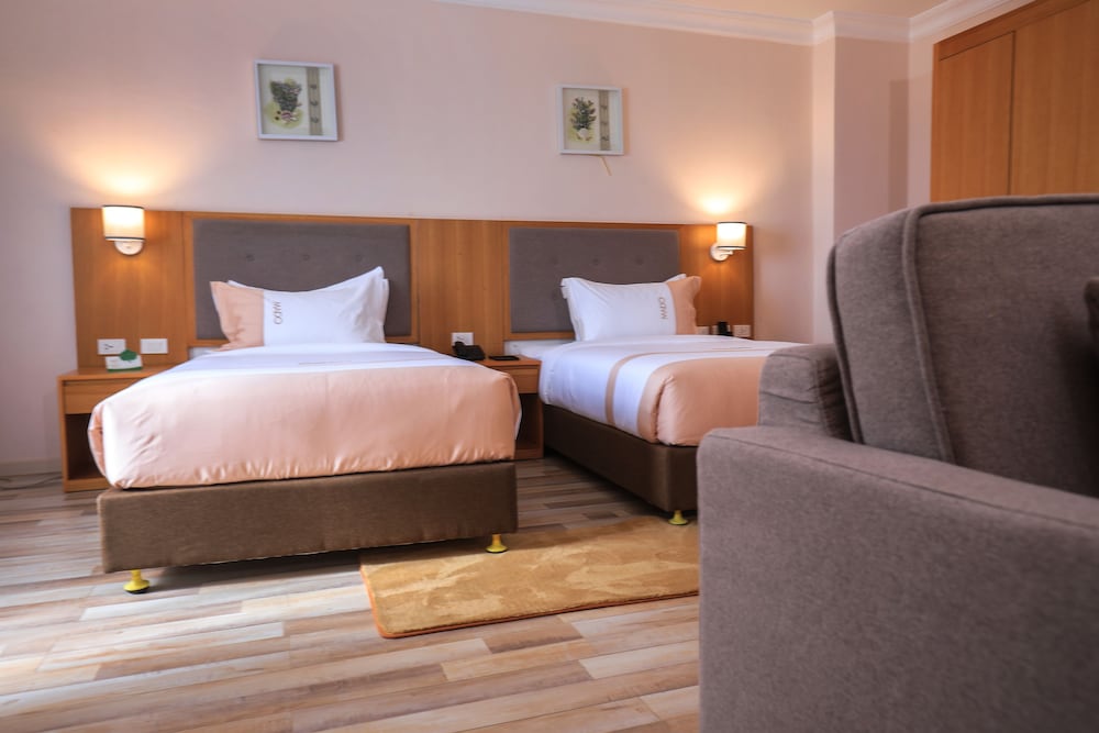 Mado Hotel 18/66