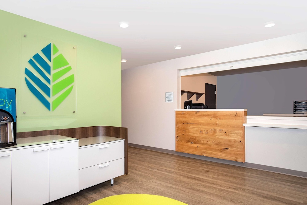 WoodSpring Suites Carol Stream - Chicago 7/37