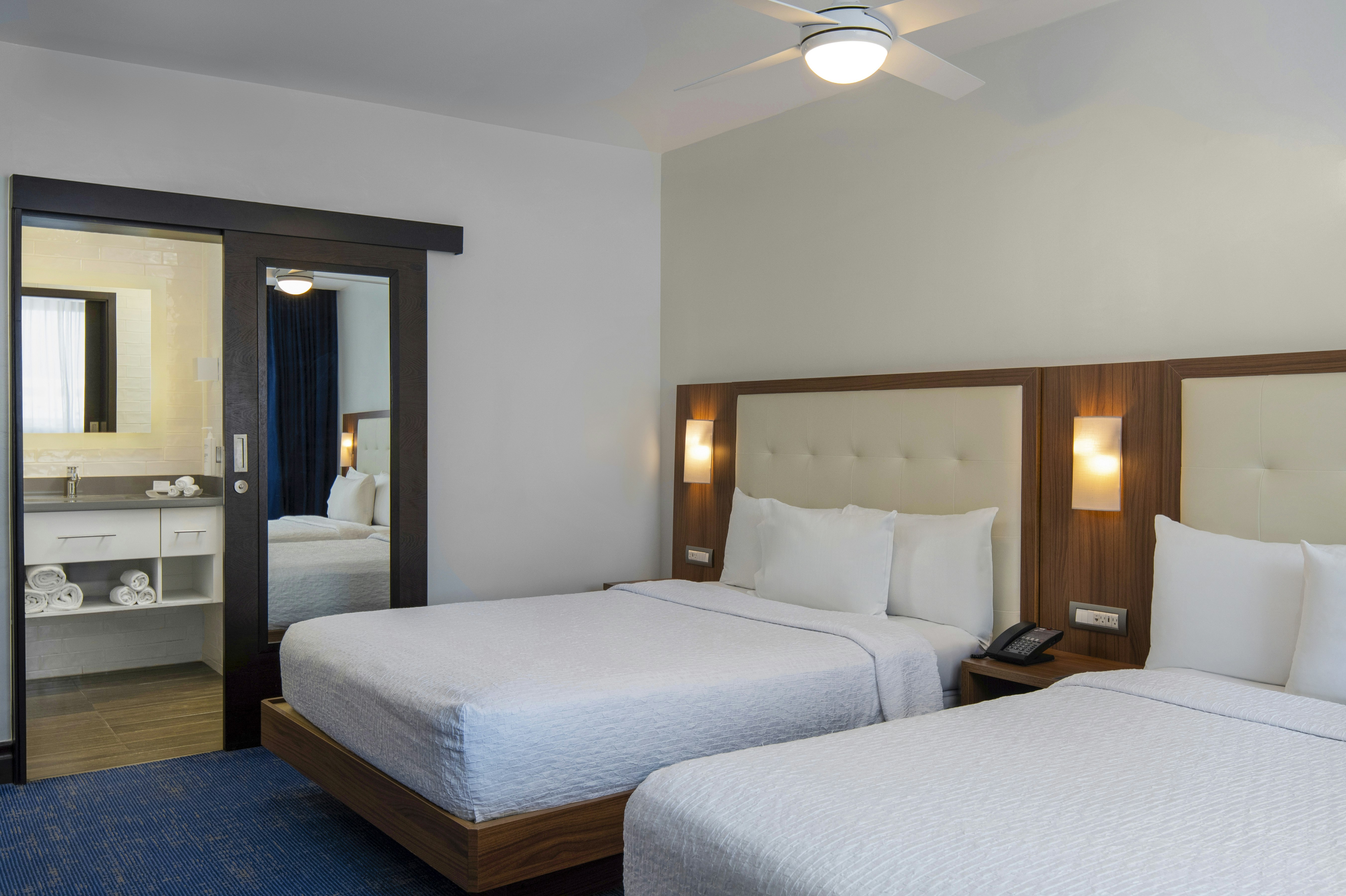 1 BEDROOM, SUITE, 2 QUEEN BEDS