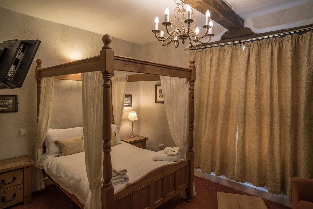 The Old Hall Hotel 16/30