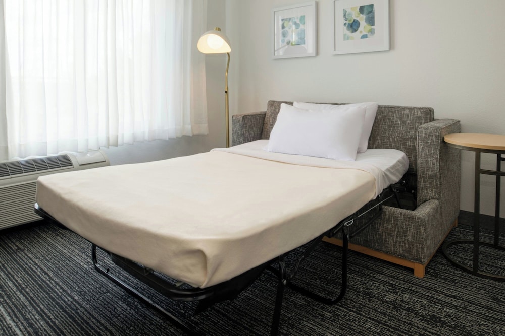 studio, multiple beds