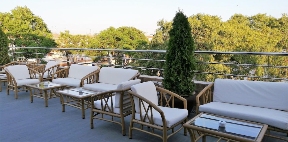 LB Lebrija Hotel & Terrace 53/65