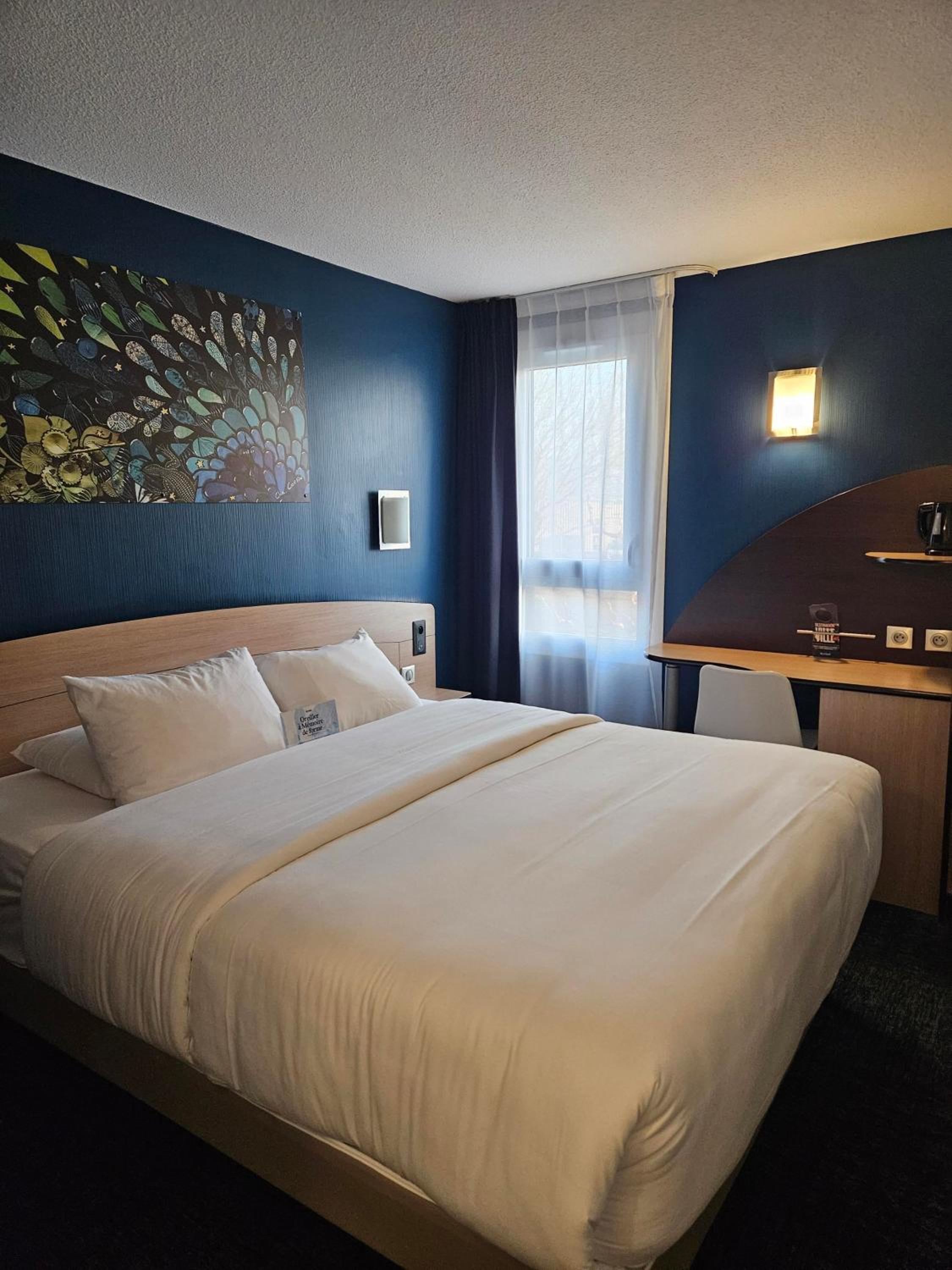 Room, Double Bed