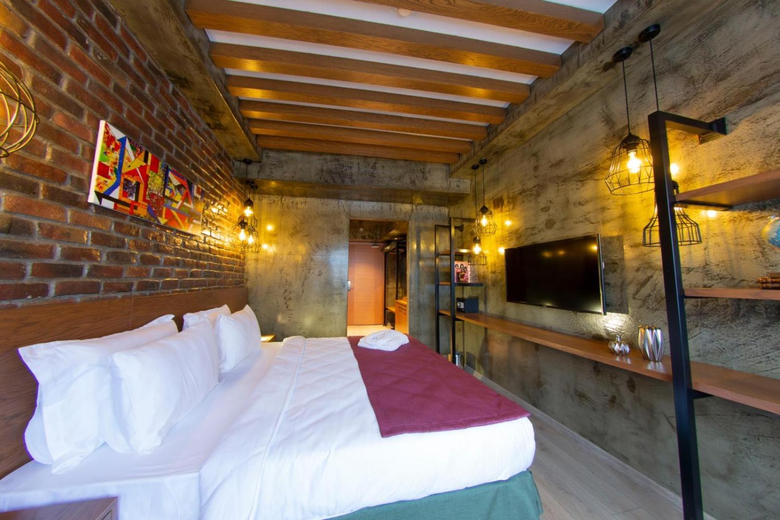 Superior, Queen Bed, Sea View