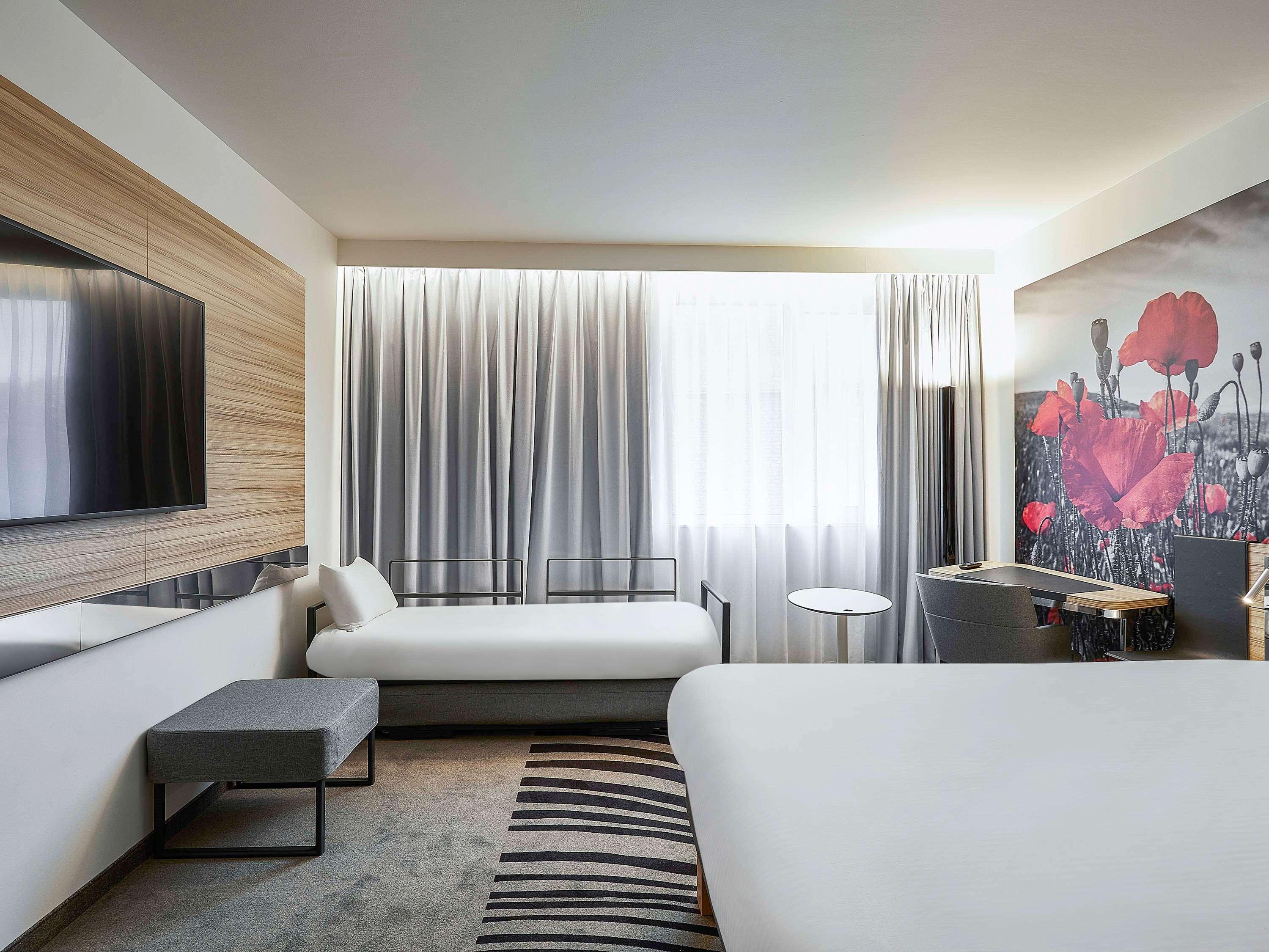 SUPERIOR, FAMILY, DOUBLE BED, SOFA