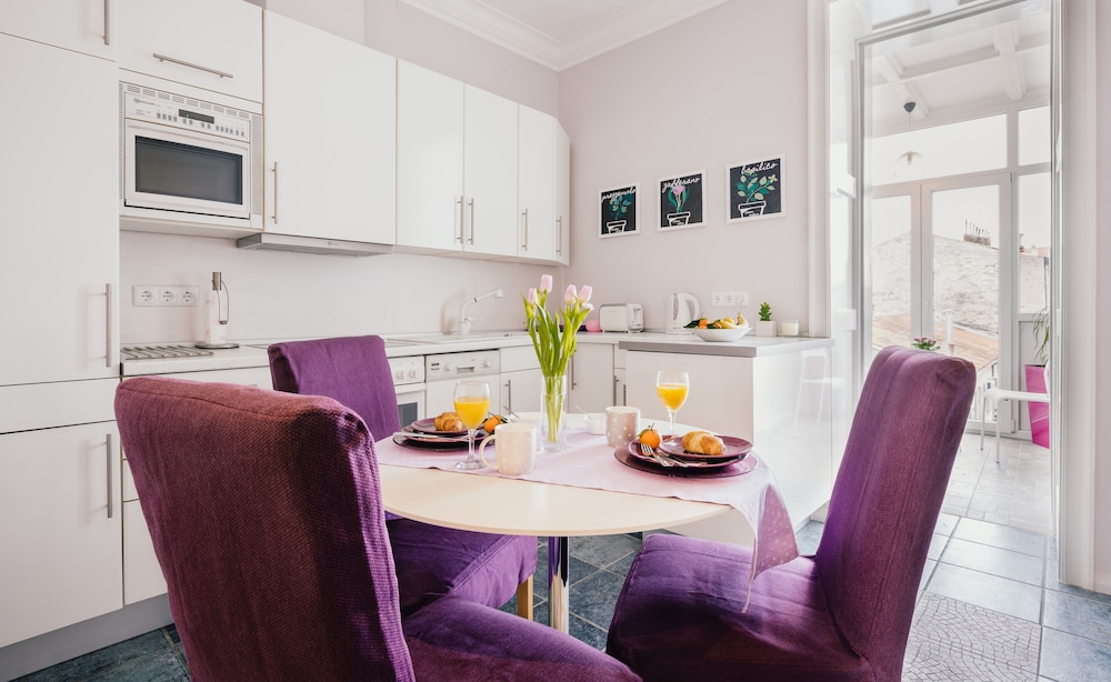 D&A Center Apartments 24/43