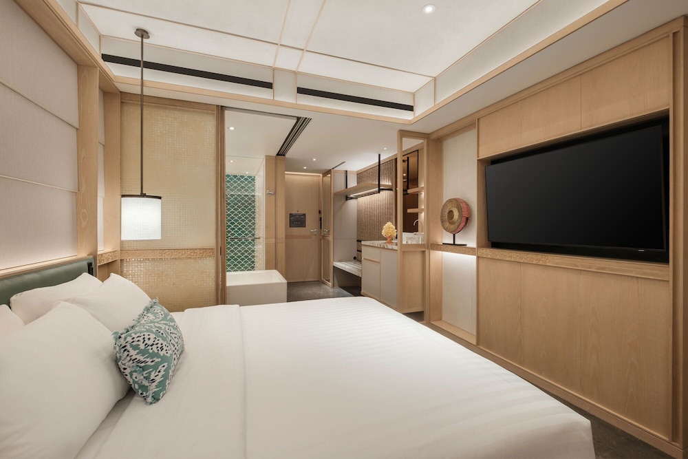 Signature, Mandira, King Bed