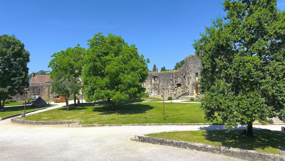 Le Chateau de Bricquebec 23/32