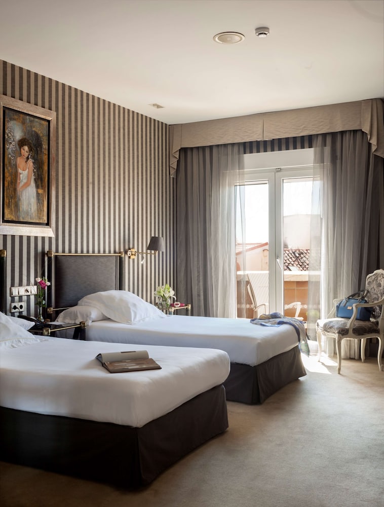 SUPERIOR, DOUBLE OR TWIN BED, BALCONY