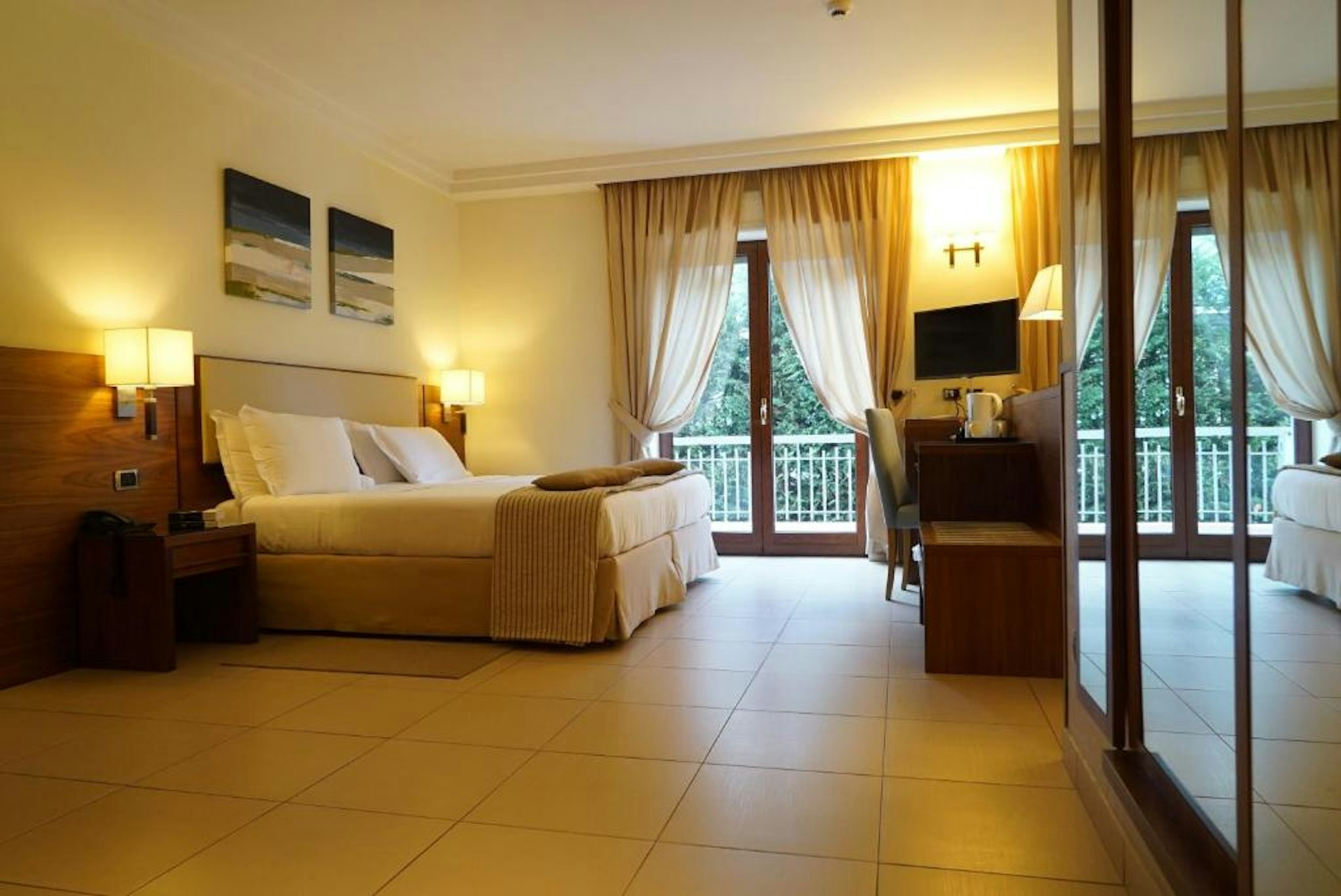 Suites And Residence Hotel 4/44