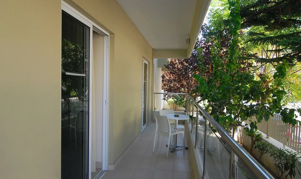 Michel Apartments 6/51