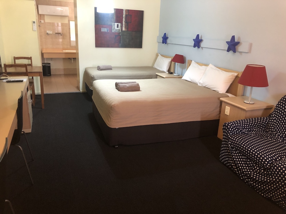 Country Comfort Cowra 16/44