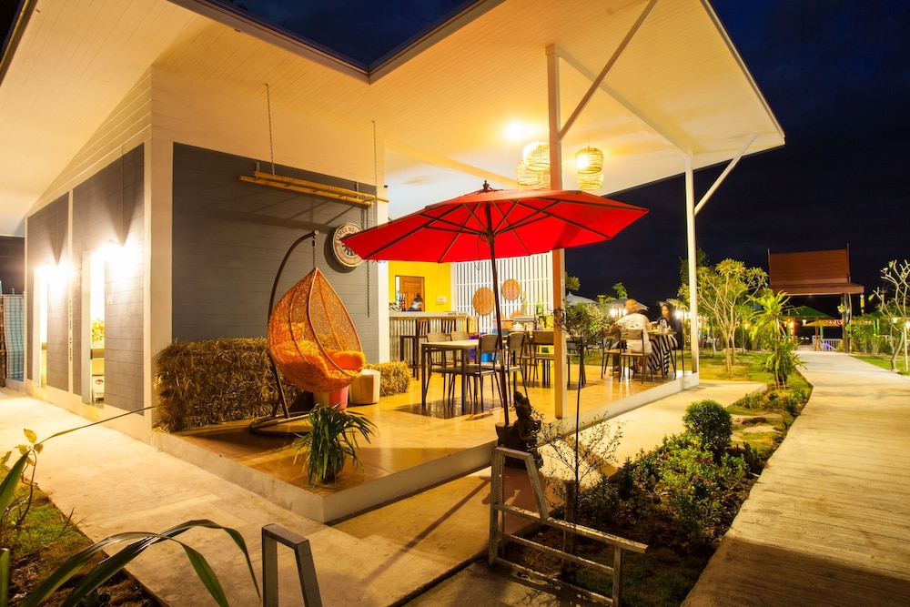 Bluemoon Riverside Resort 37/50