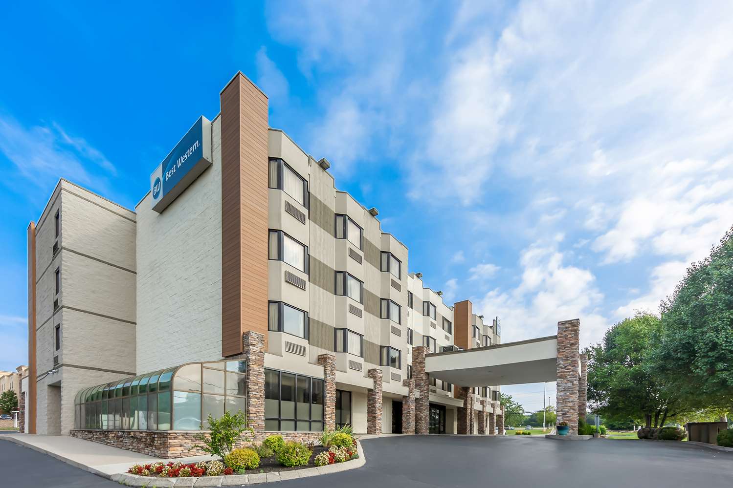 Best Western Knoxville Suites - Downtown 2/39