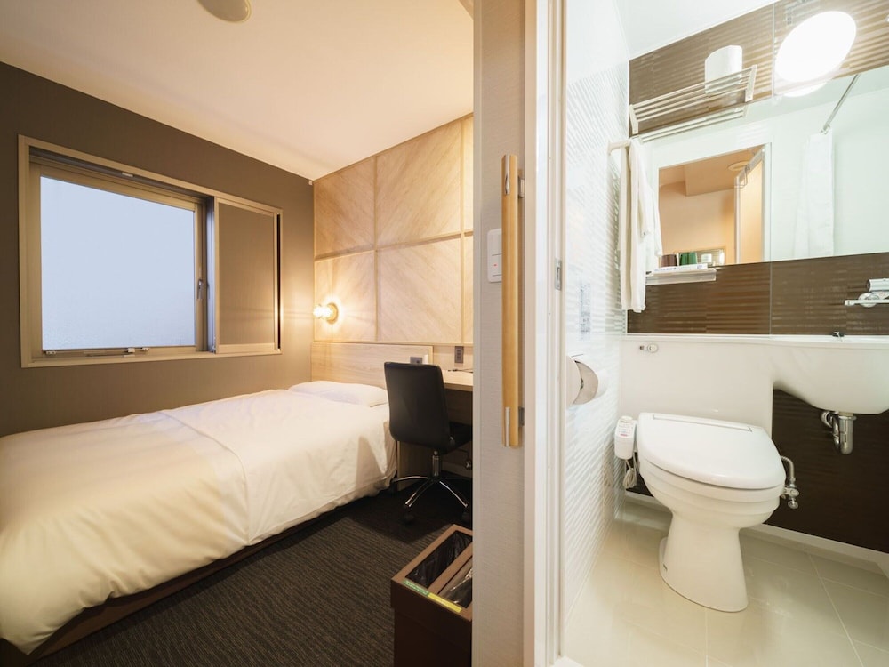 Super Hotel Umeda Higobashi 49/50