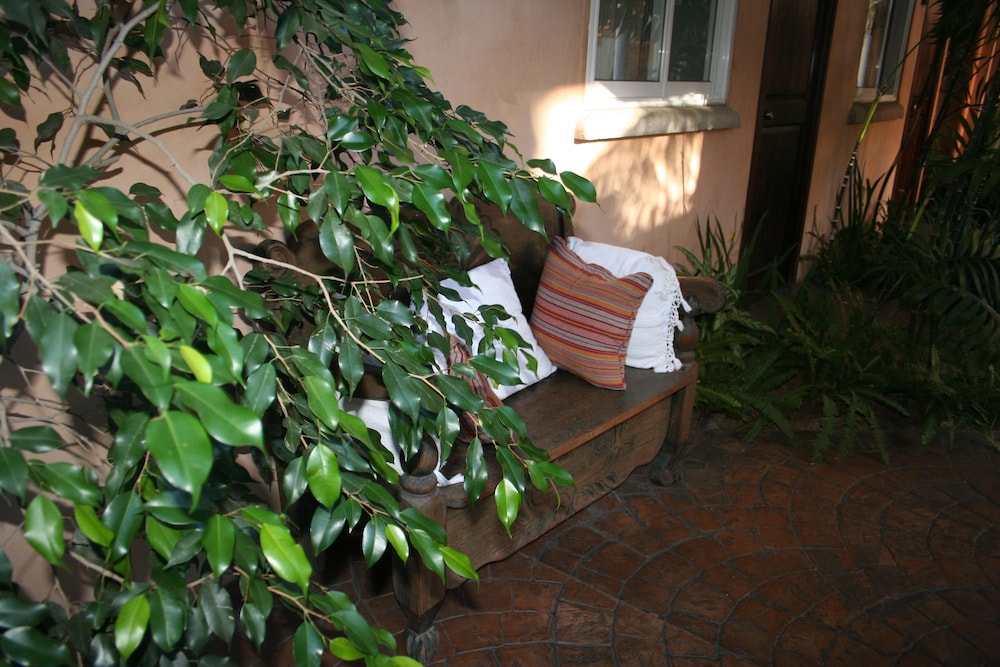 Hotel Ciudad Vieja 44/47