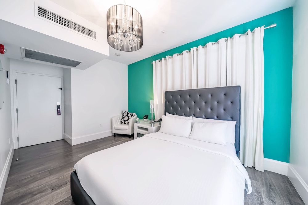 Ithaca of South Beach Hotel 11/51