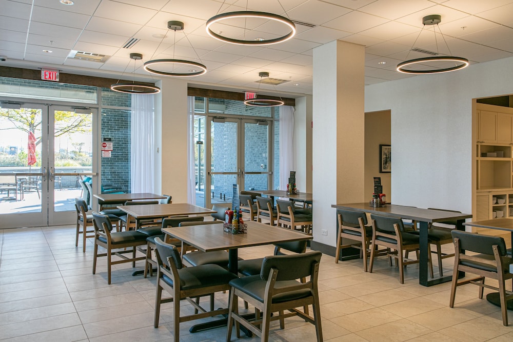 Hyatt Place Wilmington Riverfront 51/66