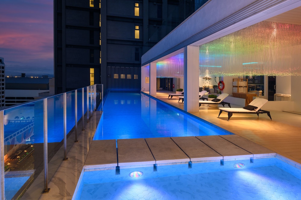 The Granite Luxury Hotel 34/73