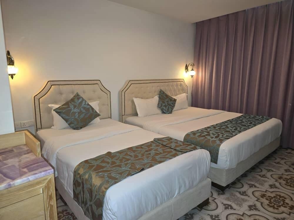 FAMILY, DOUBLE BED
