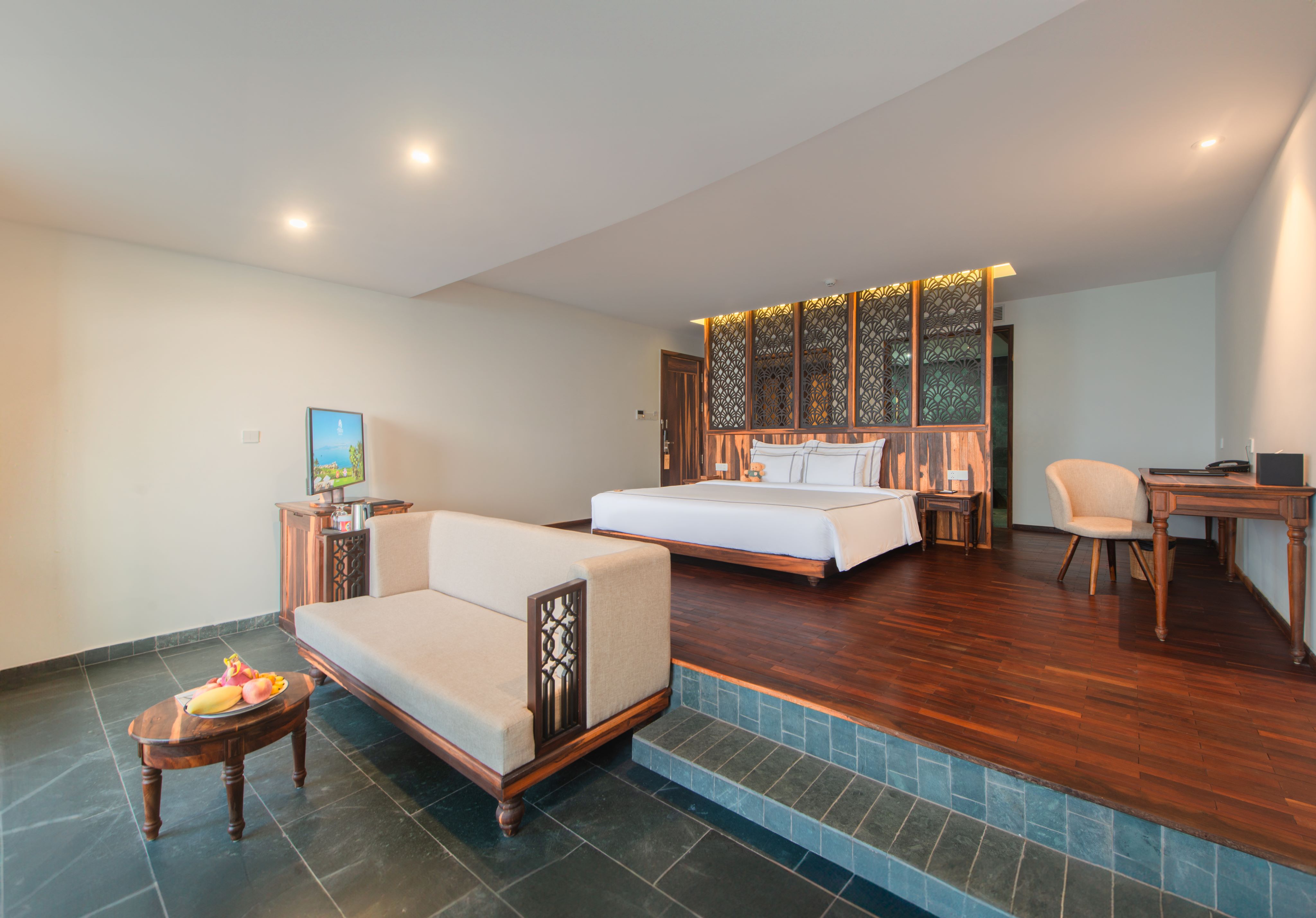 Ocean, Executive, Suite