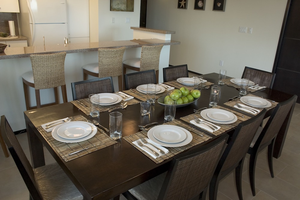 Peninsula Island Resort Spa All Suites 48/66