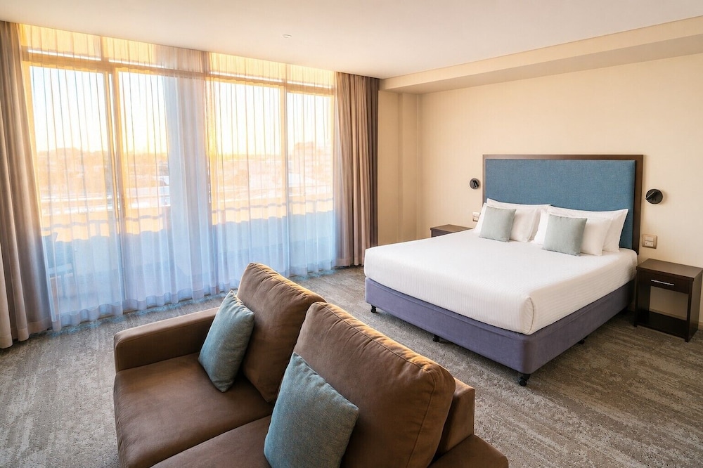 Mercure Centro Port Macquarie 24/68
