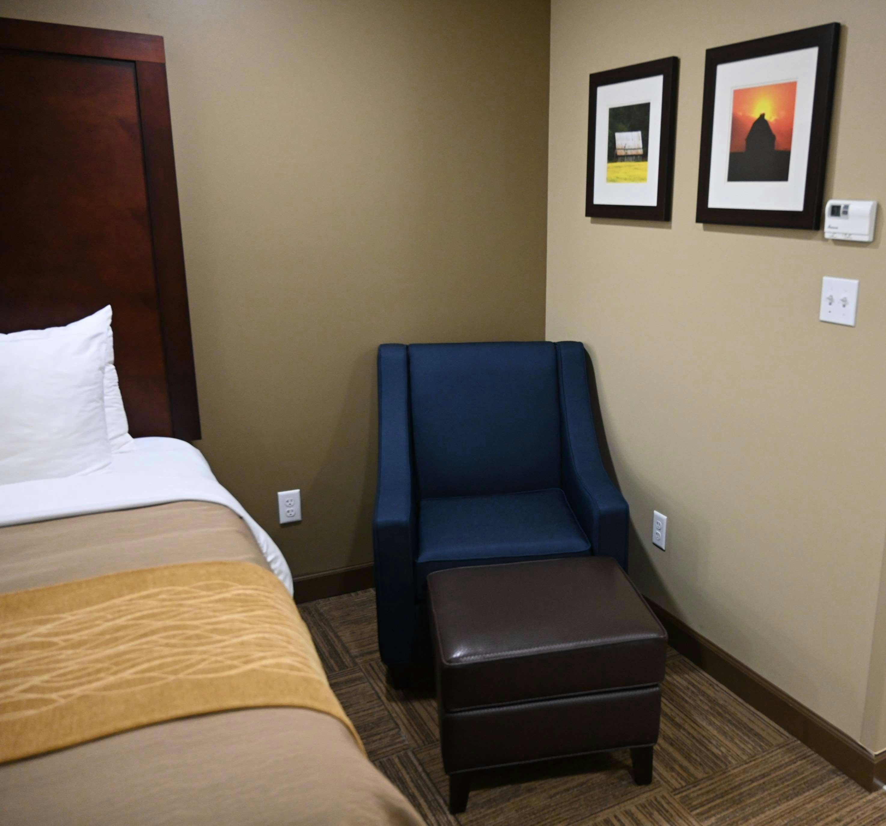 Giles Hotel Inn & Suites 11/31