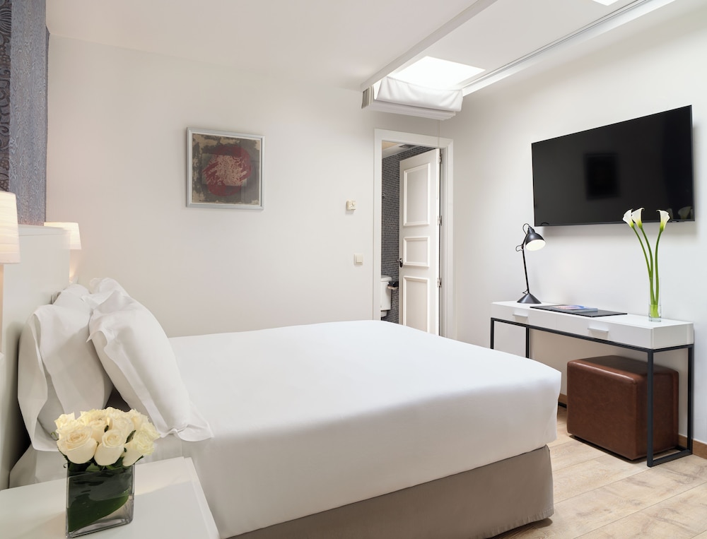 ROOM, ATTIC