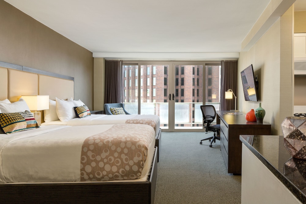 STUDIO, SUITE, 2 DOUBLE BEDS, BALCONY