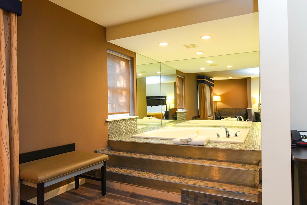 Capital Inn Suites 7/28