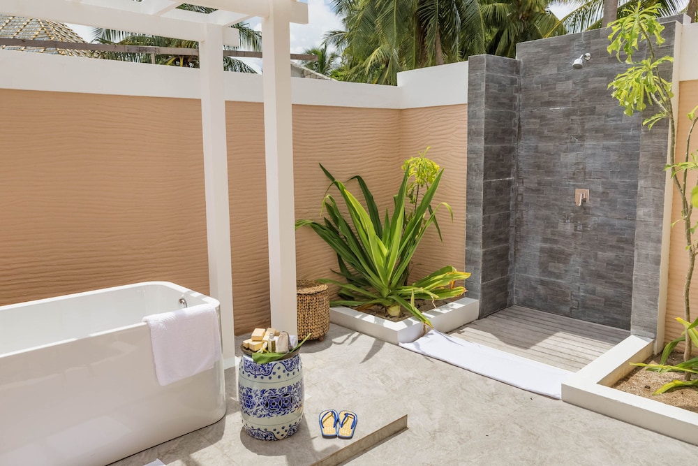 Kudafushi Resort and Spa 6/56