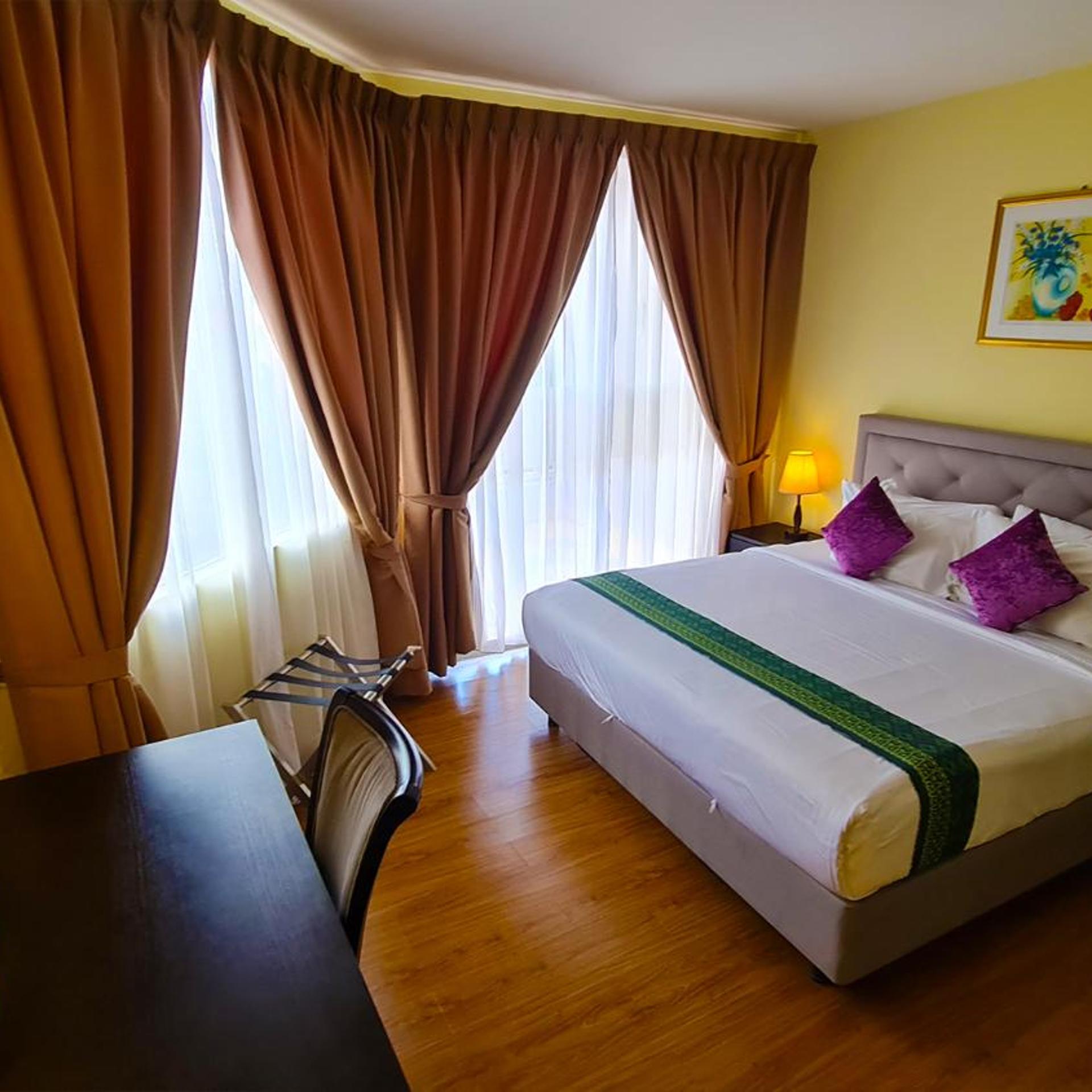 3 Bedrooms, Splash, Master, Suite, Water Park View