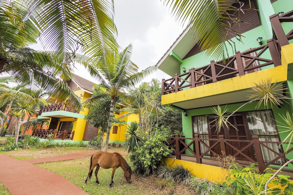 Saensukkho Hotel & Resort 9/65