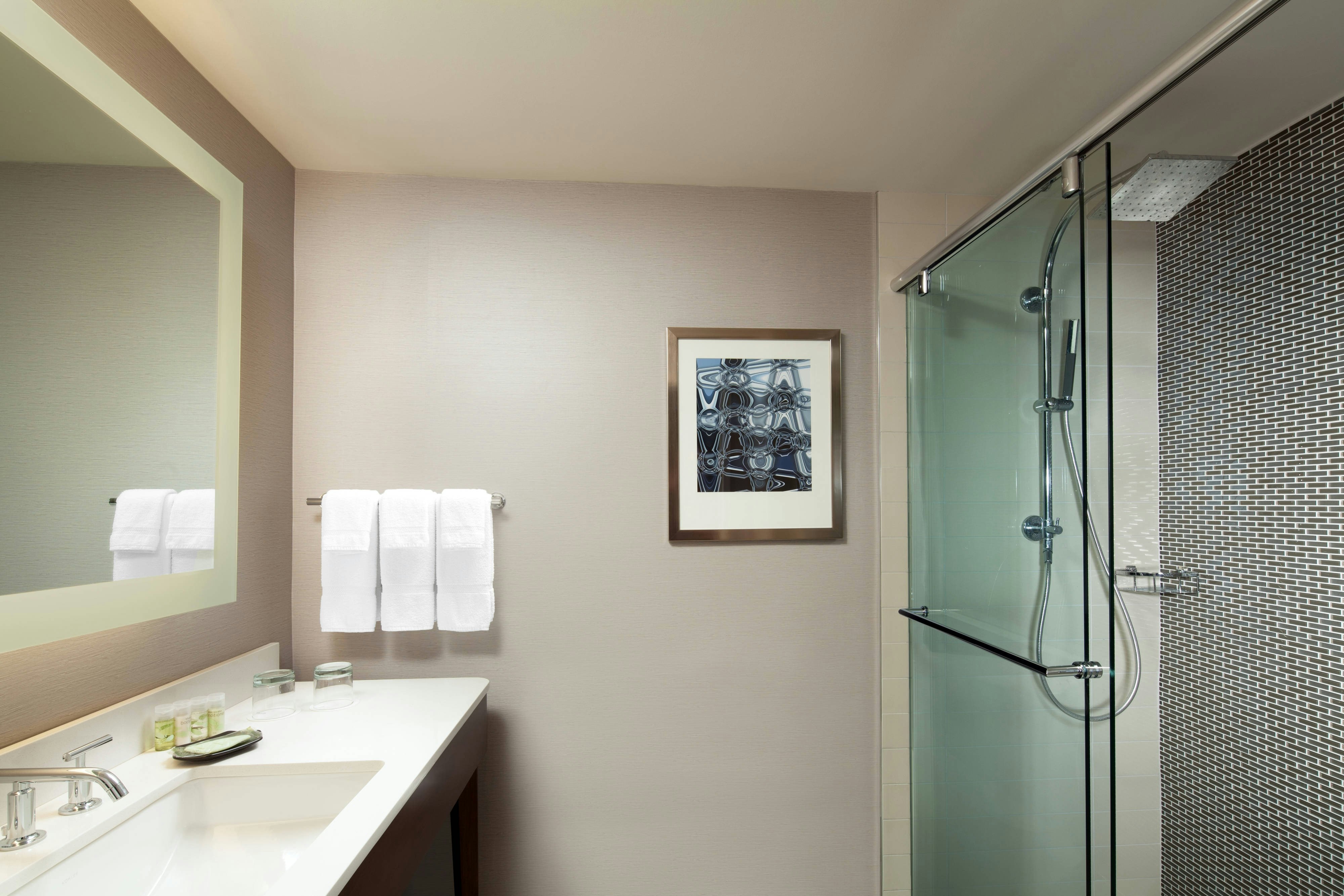 غرفة بسريرين كوين، The Westin South Coast Plaza 4/6