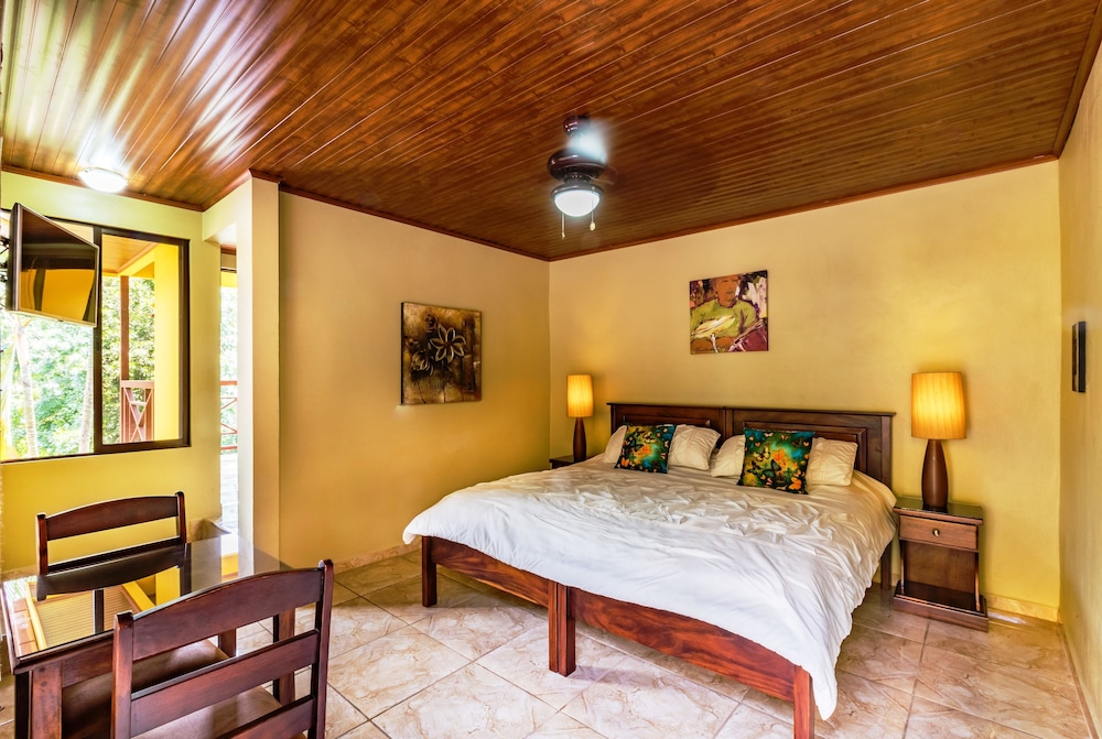 La Terraza Guest House 11/50